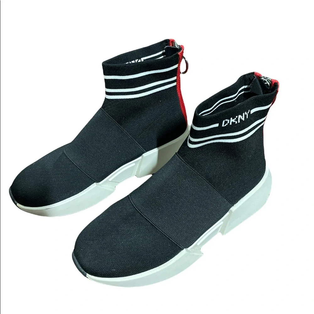 DKNY Marine Black and White Sole Top Sneakers size 6 - Picture 1 of 13